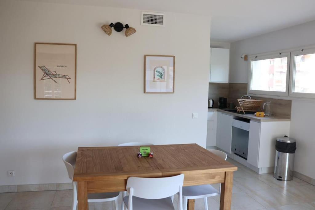 Suberbe Appartement Climatise Avec Terrasse แซ็งต์-ราฟาเอล ภายนอก รูปภาพ